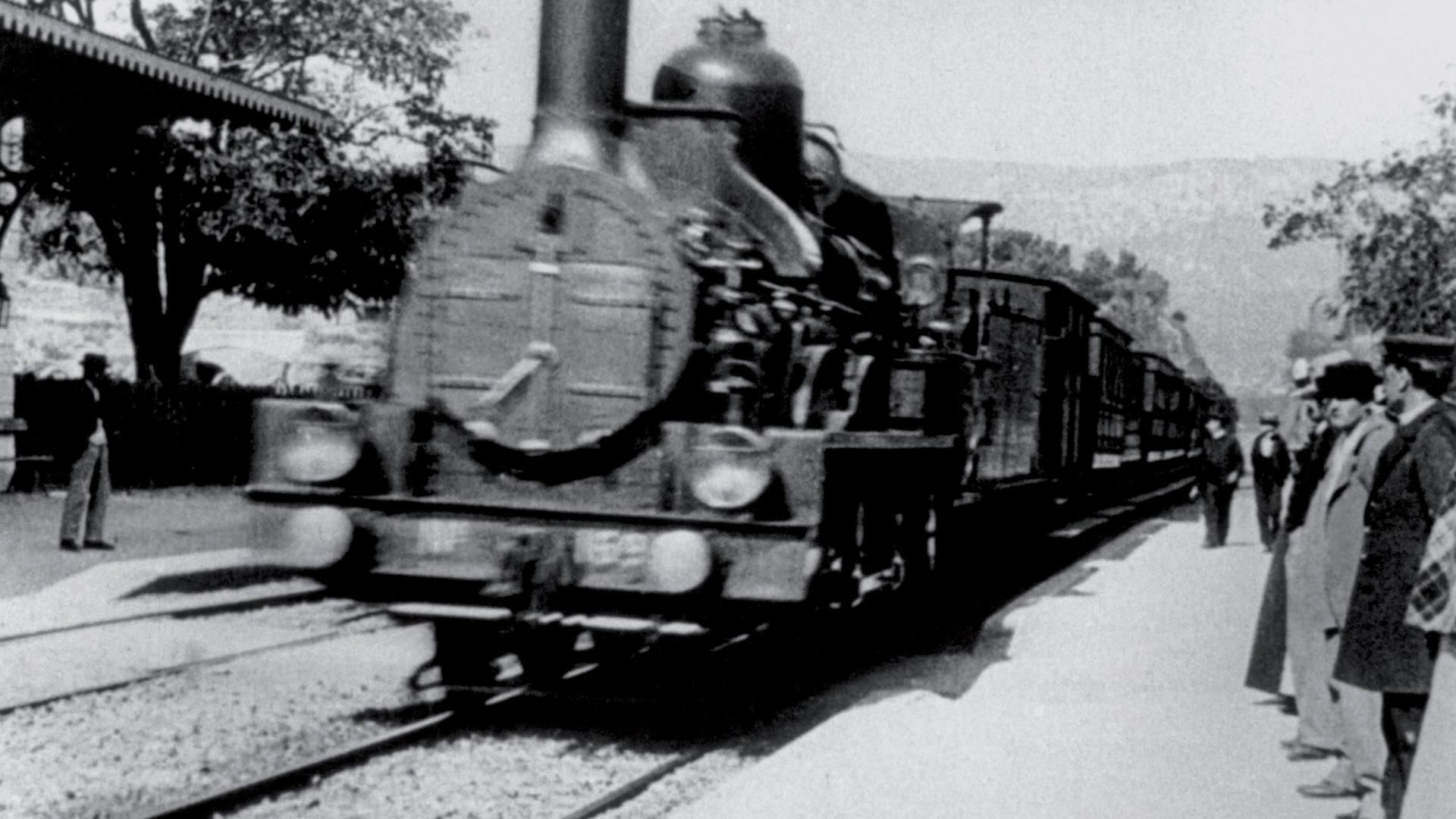 열차의 도착 (1895) - 왓챠