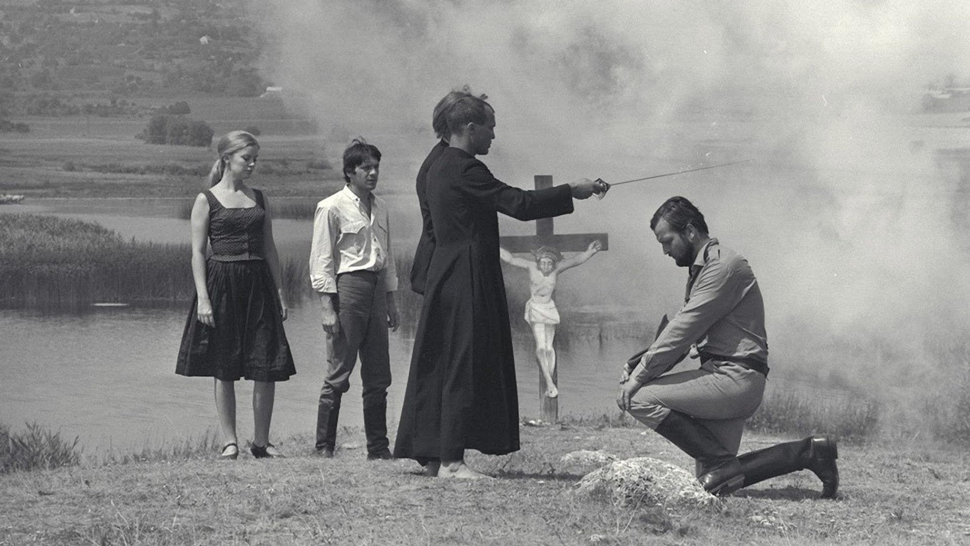 Звезды и солдаты. Звезды и солдаты 1967. Звезды и солдаты фильм 1967. Звезды и солдаты фильм 1967 кадры. Фильм красное и белое 1967.