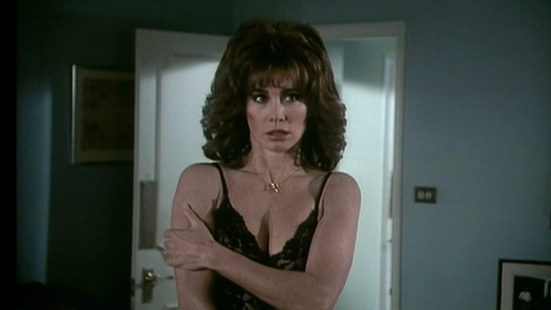 Сериал обманы 1985 года. Обманы фильм 1985. Deceptions stephanie powers. Скарлет 1996. Скарлетт 1994.